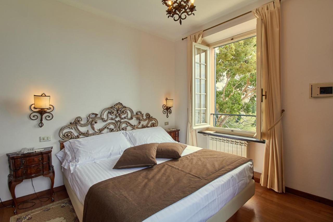 Hotel Punta Est Finale Ligure Ngoại thất bức ảnh